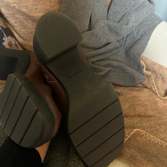 Vince Mandy Leather Ankle Boot -Size 7.5 - Picture 8 of 8